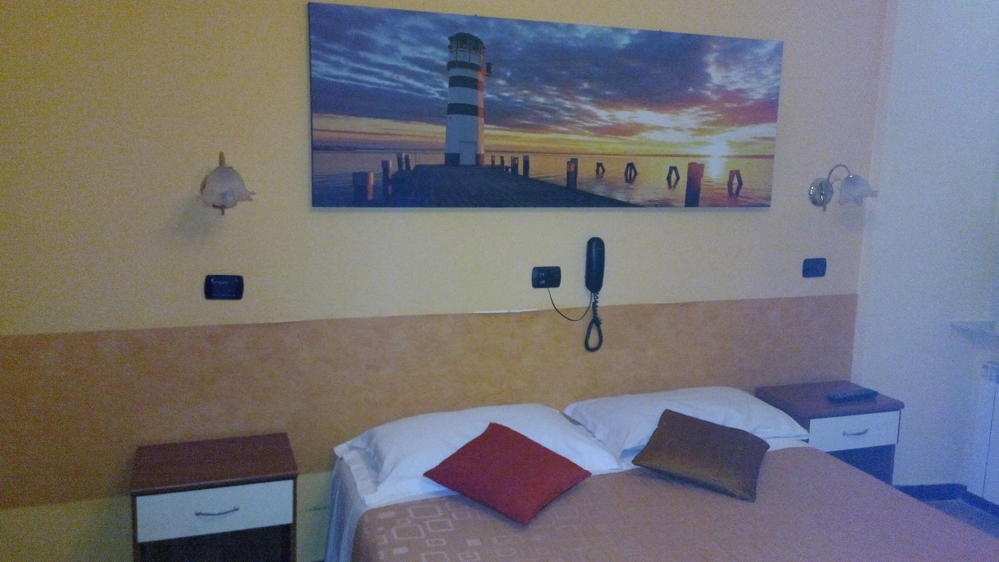 Hotel Le Tre Stazioni Генуя Экстерьер фото
